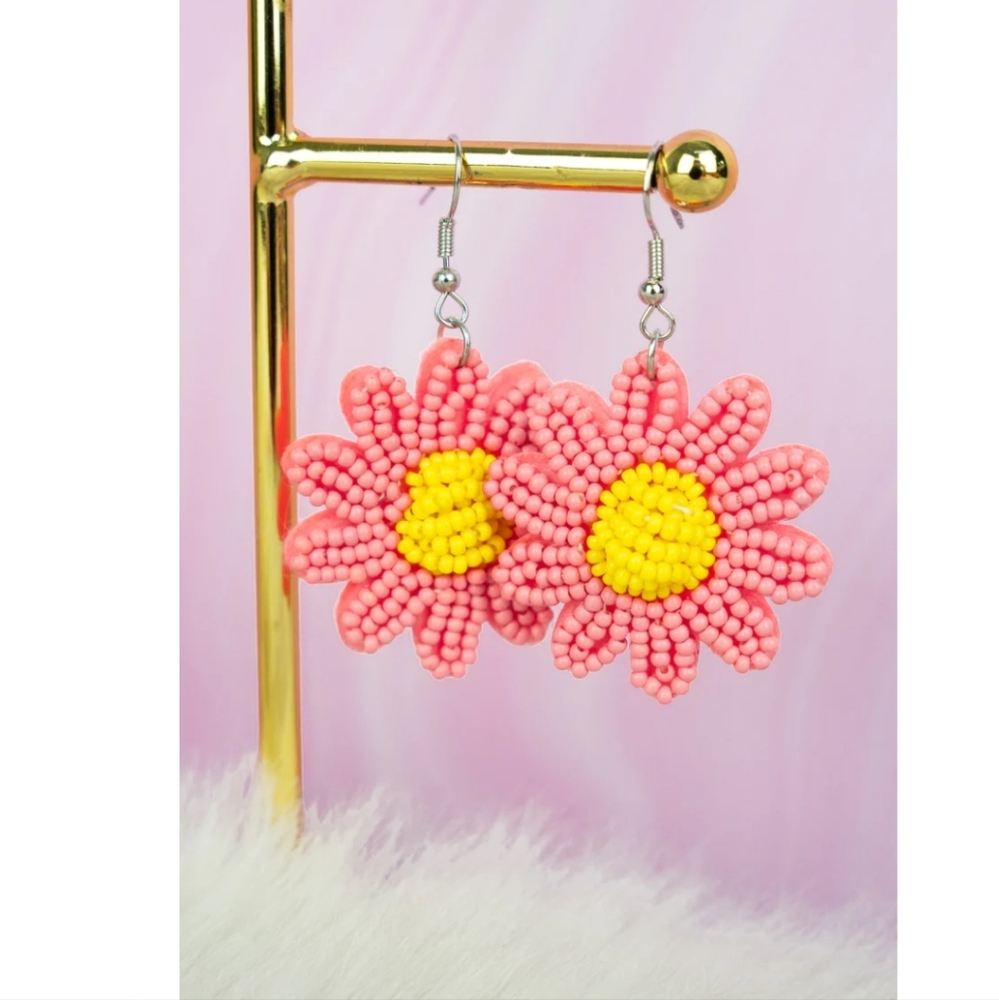 NWT Floral Seed Earrings - Picture 1 of 1